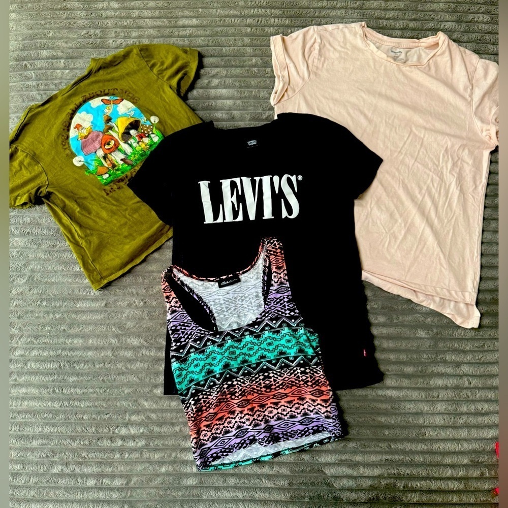 Free with purchase
Shirt bundle